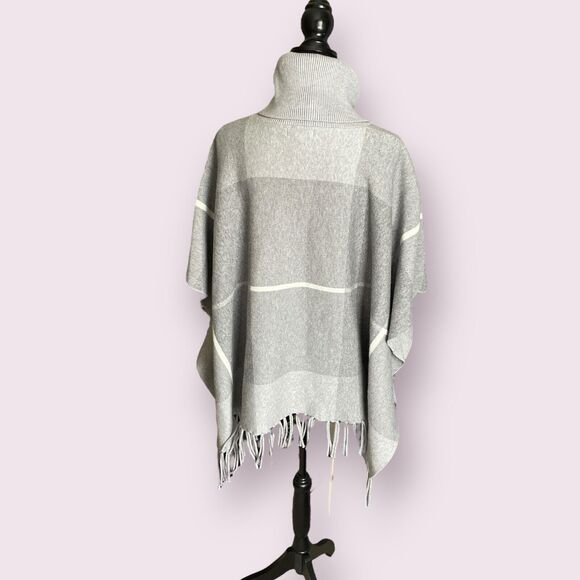 House of Harlow 1960 Women’s Gray Plaid Turtleneck Sweater Cape Fringe NWOT New - Picture 5 of 9